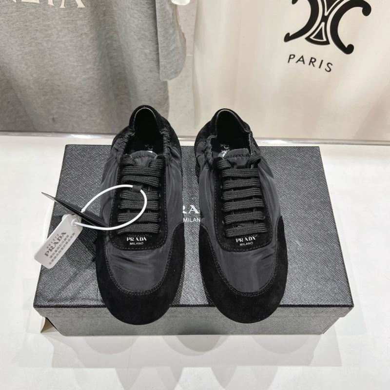 Pra*a casual shoes